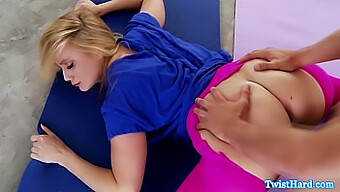 Gadis Yoga Berkelas Aj Applegate Menikmati Deepthroating