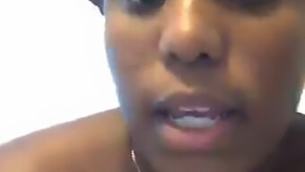 Beauté africaine aux gros seins sur Periscope