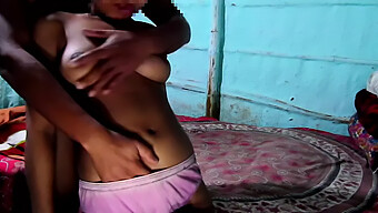 سكس عمتي مع حبيبي في السرير ..