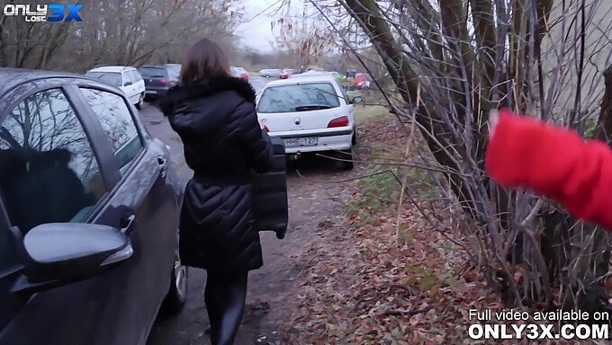 Amirah Adara slår sig ihop med Shalina Devine och en lycklig man för intensiv hardcore action