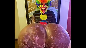 Video Buatan Sendiri Victoria Cakes Memberikan Gibby The Clown Hadiah Hari Jadi