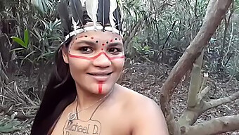 Tigress Menyamar Sebagai India Dan Mendominasi Lumberjack Dalam Seks Anal