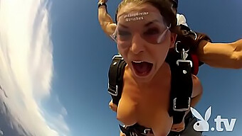 Hd Βίντεο Από Parachuting Με Μέλη Playboy Στο Txxx.Com