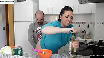 Pareja Amateur Se Pone Kinky En La Cocina