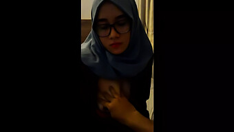 Oral Skills Of Indonesian Girl With Hijab